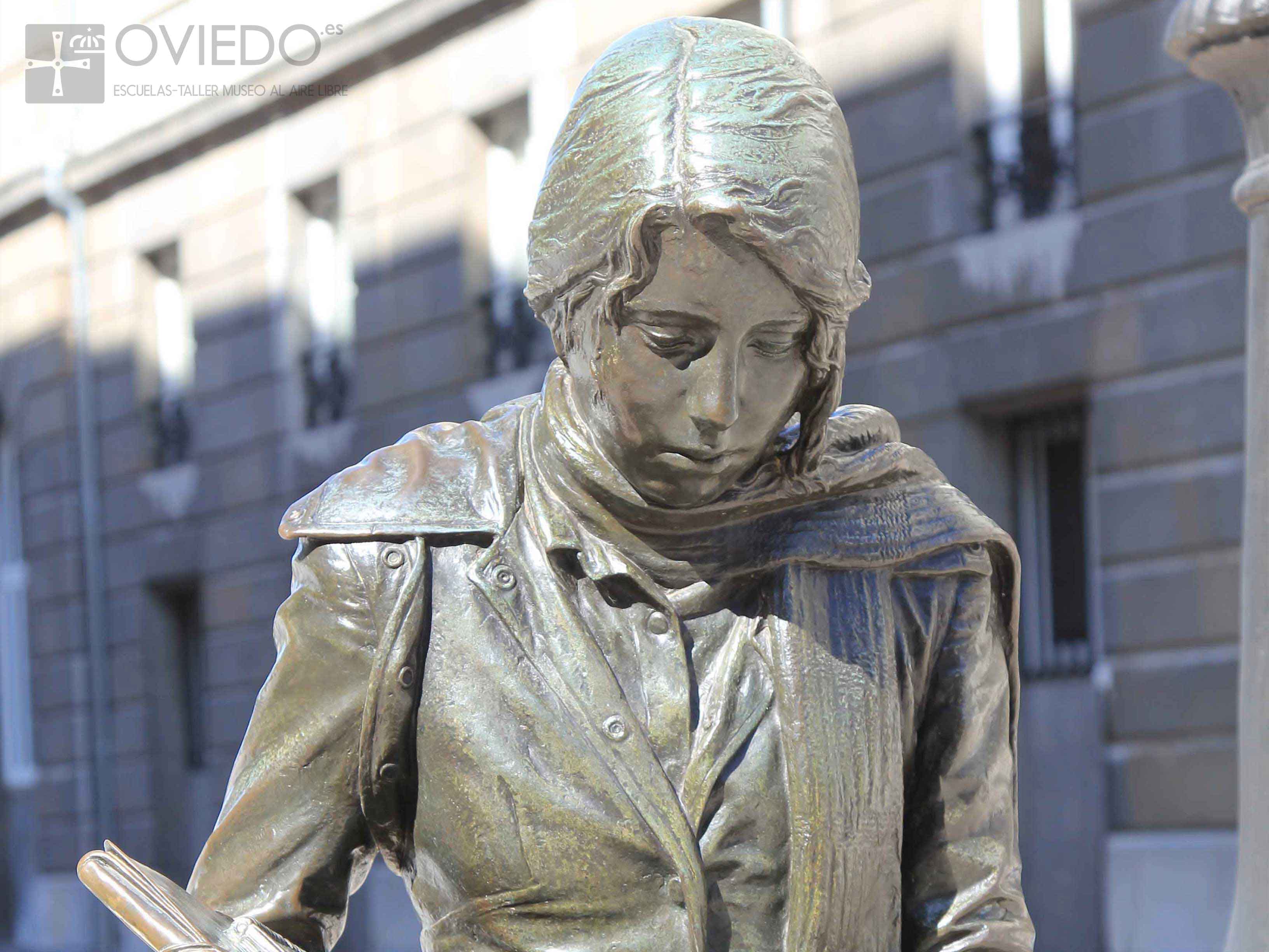 Escultura Esperanza caminando